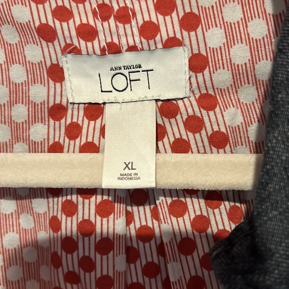 Loft XL jean jacket red stitching accent, great condition - Picture 2 of 4